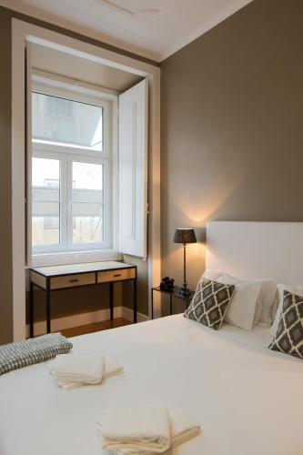 Stylish City Centre Apartment in Cais do Sodré Lisbon Near Nightlife & Metro 1B - TTL281 - image 3
