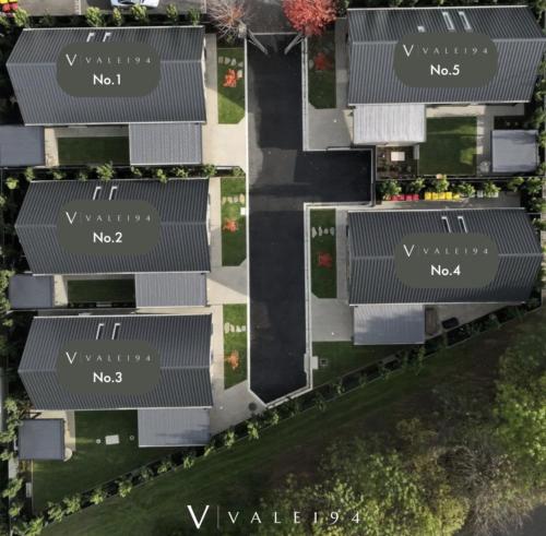 Vale 194 - Newly built in McLaren Vale - 5 holiday homes with king size beds