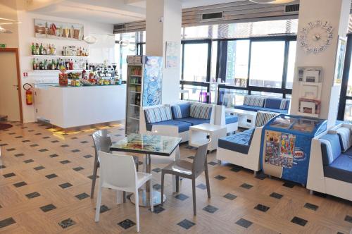 Hotel Adelphi - image 9
