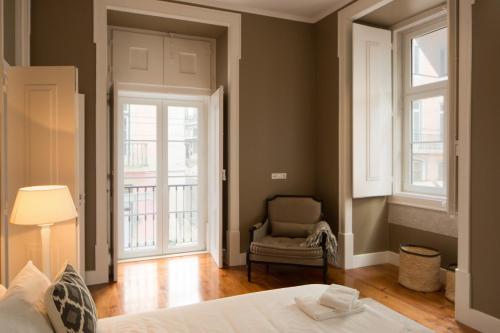 One-Bedroom Apartment image 7