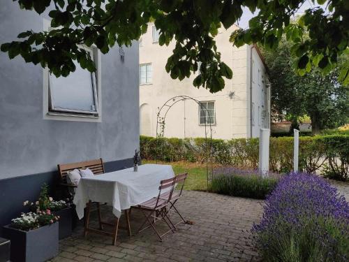 balkon/terasa, CosyPlace; close to beach, nature, train, grocery in Kopingebro