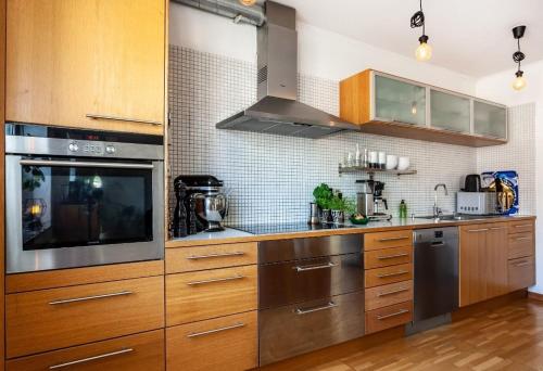 CosyPlace; close to beach, nature, train, grocery in Kopingebro
