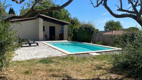 Petite villa avec piscine chauffée - Aigremont