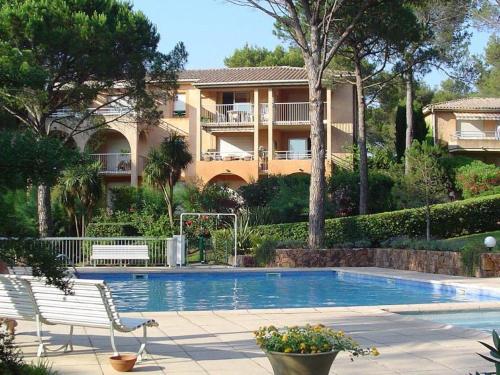 Swimming pool, 95M2 Residence Nouveau Golf in Vallon du Mal Temps