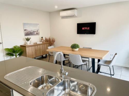 Holiday on Dromana - 150m from the beach