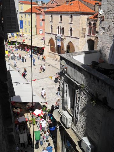 Private Apartments In Diocletians Palace, Split (photo 3)
