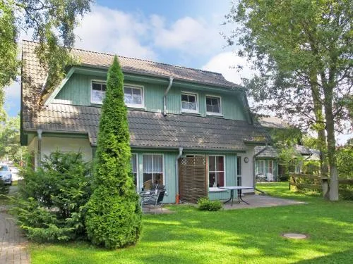 Holiday Home Im Kiefernweg DHH 23 by Interhome in Zinnowitz, Deutschland