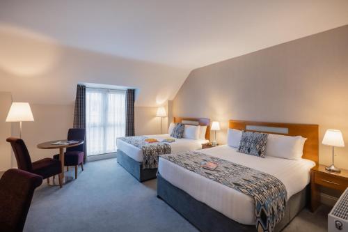 . Raheen Woods Hotel