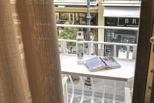 Double Room with Balcony image 7