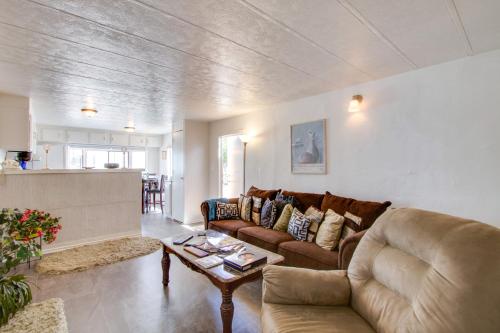 Rosamond Vacation Rental with Grill, Near Vineyards!