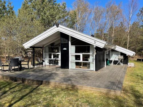  Holiday Home Dwerg - 400m from the sea in NE Jutland by Interhome, Pension in Læsø