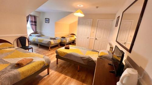 Castle Lodge Guest House - image 10