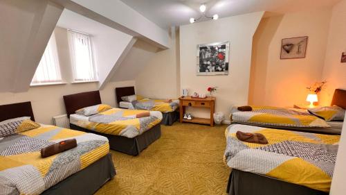 Castle Lodge Guest House - image 8