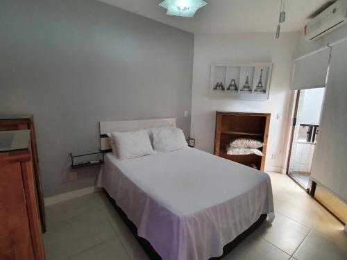 One-Bedroom Apartment image 9