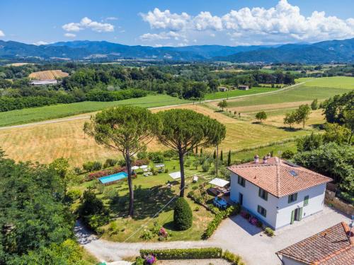  Holiday Home Villa Colle di Giotto by Interhome in 50039 Vagliano