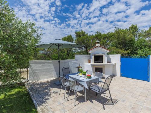 Holiday Home Villa Dina by Interhome