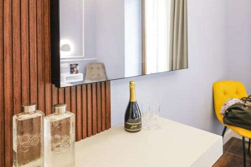 Deluxe Room image 7