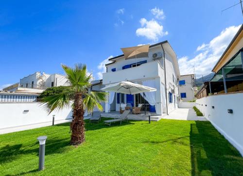  Villa Marisa - Villa di Lusso Fronte Spiaggia in 87020 Cittadella del Capo