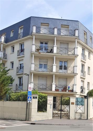 Vista exterior, Nid douillet plein de charme avec Parking gratuit in Chantilly