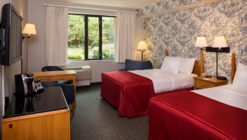 Williamsburg Woodlands Hotel & Suites, an official Colonial Williamsburg Hotel