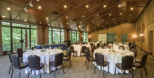 Williamsburg Woodlands Hotel & Suites, an official Colonial Williamsburg Hotel - 회의실/연회장