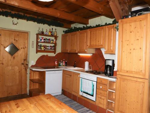 Cabin in Brixental by Ski Lift Access, Mittersill (photo 8)