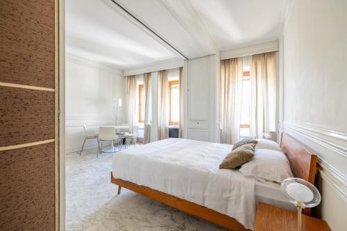 White Suite in Rome