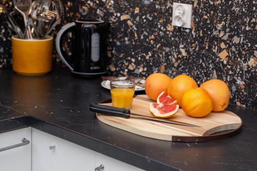 Studio with Balcony image 10