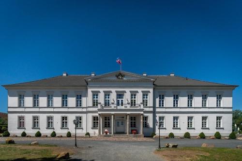 . Gutshaus Groß Helle