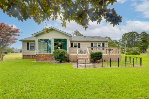 B&B New Bern - New Bern Vacation Rental with Community Amenities! - Bed and Breakfast New Bern