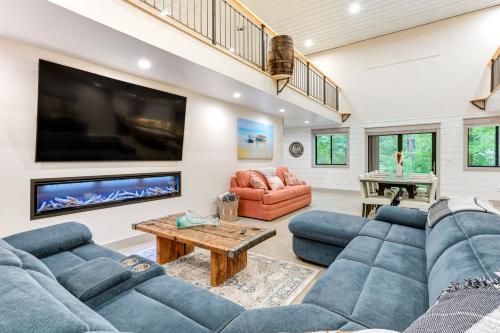 Newly Built West Branch Retreat with Private Patio! in West Branch, USA