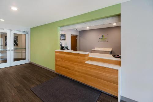Előcsarnok, WoodSpring Suites East Lansing - University Area in Lansing (Michigan)