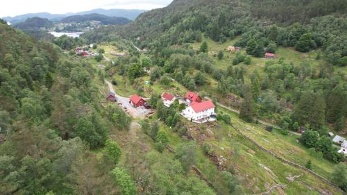 Gård’s hus i Alver