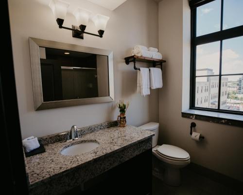 The Brewhouse Inn & Suites Room Type - Queen Studio Suite