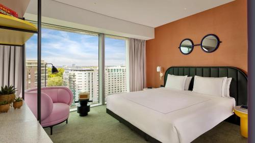 1 queen bed