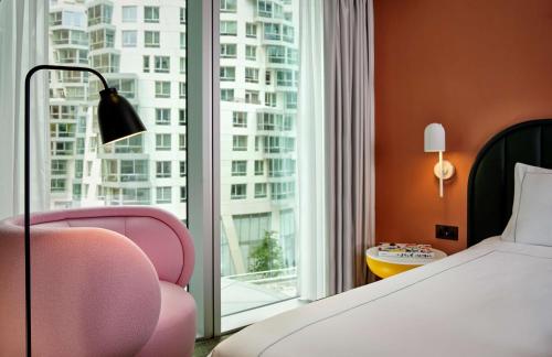 room detail thumbnail 1