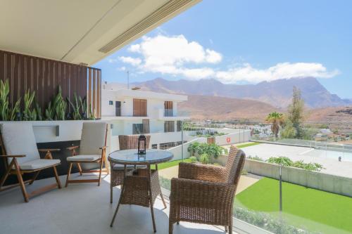 Agaete Sunset Vista 2-BR Apartment