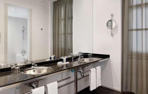 room detail thumbnail 2