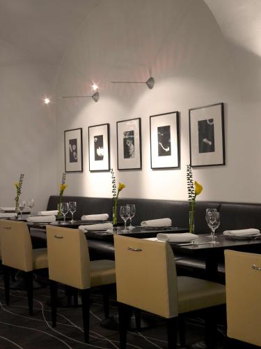 art'otel budapest by park plaza - main image