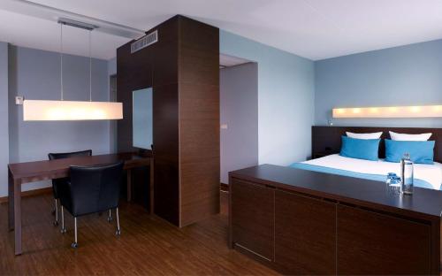 Park Plaza Amsterdam Airport - image 5
