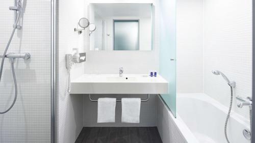 Park Plaza Amsterdam Airport - image 2