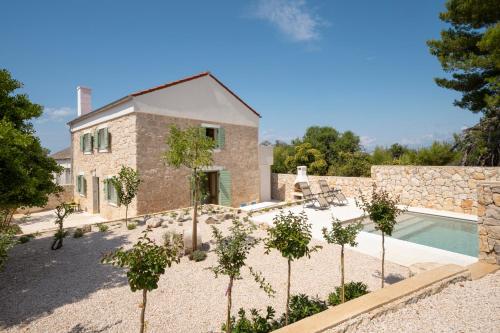 BRAND NEW Stone house MARCELA, 3 double bedrooms, pool