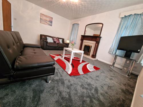 Chimes-Company & Family Stay, 2 Bedroom House + Free parking