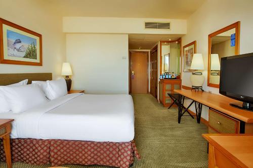 Queen Room image 3