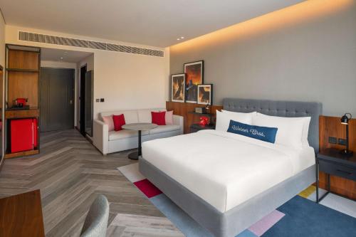 room detail thumbnail 1