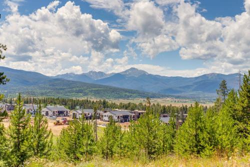Private Fraser House with Mtn Views and Grill - Near WP - image 7