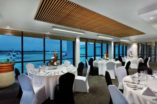 Meeting room / ballrooms, Legend Hotel Lagos Airport, Curio Collection by Hilton in Mafoluku