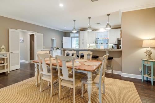 Charming Cottage Near Golf Courses and Marsh Walk! in Murrells Inlet, USA