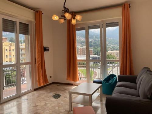 Spacious Apartment with Panoramic Views in Lecco