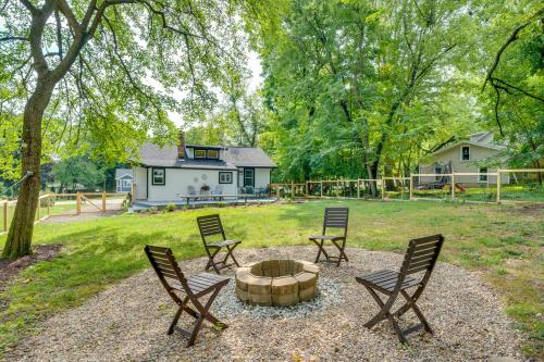 Welcoming Williams Bay Cottage with Deck and Fire Pit! - Lake Geneva